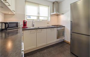 Beautiful Home In Wemeldinge With Wifi