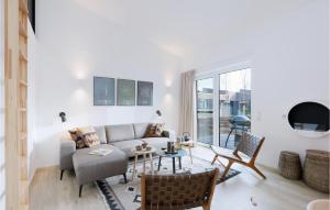 Awesome Home In Lembruchdümmer See