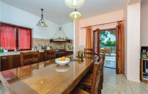 Stunning Home In Zaton Veliki With Kitchen 