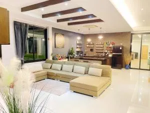 Spacious Private Villa Modern Style near beach - Ban Han Bua (1)