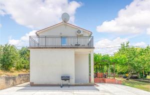 2 Bedroom Amazing Home In Nedescina