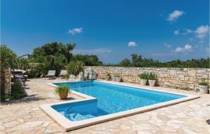 Lovely Home In Stifanici With Wifi 