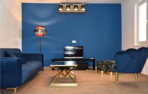 Stunning Apartment In Tribunj