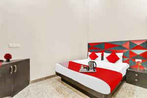 Hotel O M V Rooms & Banquet