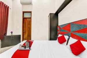 Hotel O M V Rooms & Banquet