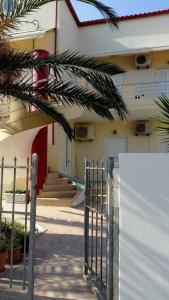 COSY NEW APARTMENT- 5 to the beach, 15 to center