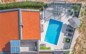 4 Bedroom Cozy Home In Medulin 