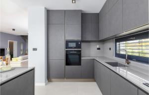 Gorgeous Home In Vodnjan With Wifi