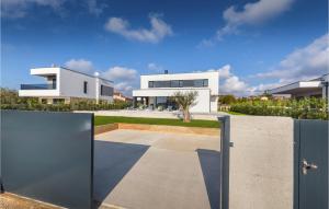 Gorgeous Home In Vodnjan With Wifi