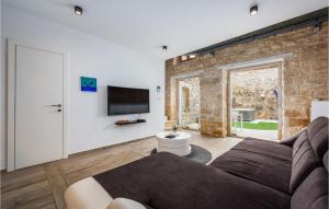 1 Bedroom Awesome Home In Svetvincenat