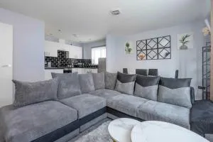 Stylish Elegant New Flat 5 Min from Elizabeth Line - Woolwich