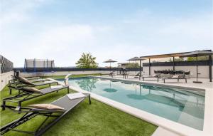 Amazing Home In Kastel Stari With Sauna