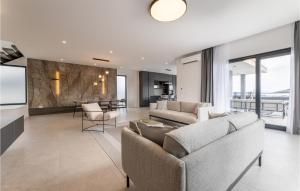 Amazing Home In Kastel Stari With Sauna