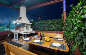 Awesome Home In Split With Wifi 
