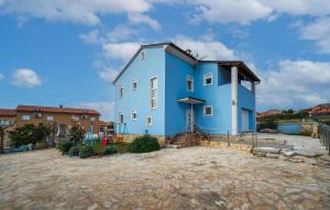 1 Bedroom Lovely Apartment In Barbariga