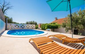 Cozy Home In Podgora With Kitchen 