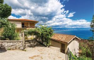 Stunning Apartment In Lovran With Wifi 