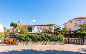 Lovely Apartment In Malinska With Wifi