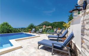 Three-Bedroom Holiday Home In Orasac