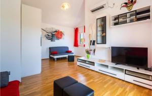 Pet Friendly Apartment In Vrboska