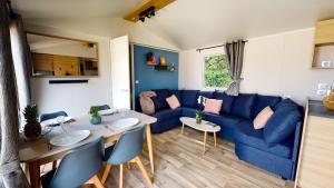 Campings EA - Votre sejour detente, 3 ch, 2 SDB, proche plages et parc aquatique : photos des chambres