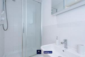 Large 3 Bed House Sleeps 7 By Host A Home