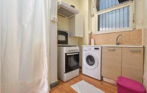 1 Bedroom Awesome Apartment In Acireale