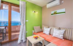 2 Bedroom Gorgeous Apartment In Njivice 