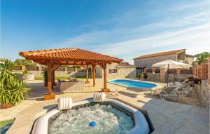 Beautiful Home In Zemunik Gornji