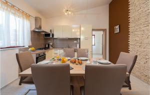 Beautiful Home In Zemunik Gornji