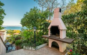 Stunning Apartment In Njivice With Wifi