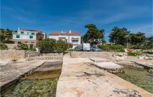 Nice Apartment In Kosljun With Wifi - Košljun