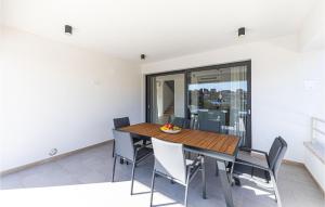 Beautiful Home In Seget Vranjica