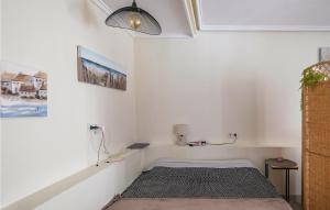 Stunning Apartment In Torrevieja