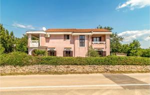4 Bedroom Gorgeous Home In Dobrinj 