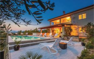 Gorgeous Apartment In Smrika With Wifi