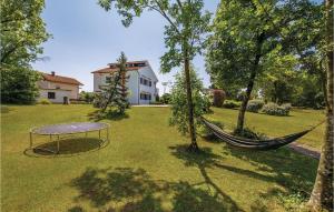 Cozy Home In Viskovo With Wifi