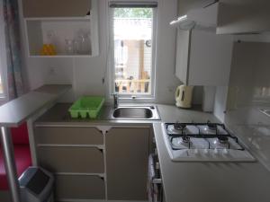 Campings Mobile Homes by KelAir at Camping Domaine des Ormes : photos des chambres