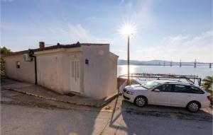 Cozy Apartment In Klek With Wifi