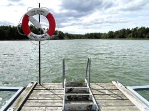 6 person holiday home in VALDERMARSVIK