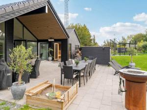 5 star holiday home in Dronningmølle