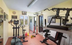 Amazing Home In Milna