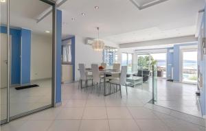 Awesome Home In Crikvenica With Wifi 