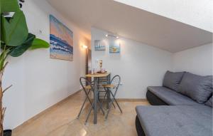 Nice Apartment In Kosljun With Wifi 