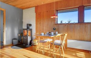 Three-Bedroom Holiday Home In Oksbol