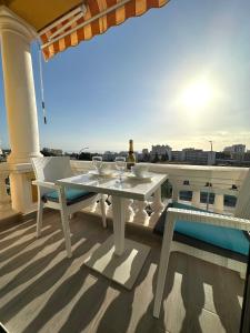 central appartment, swimming pool, sea view