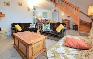 Beautiful Home In Créances With Wifi