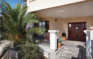 Cozy Apartment In Rabac With House Sea View 