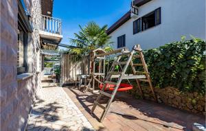 Nice Home In Vantacici With Wifi