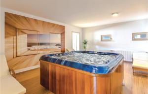 Lovely Home In Glavina Donja With Wifi 